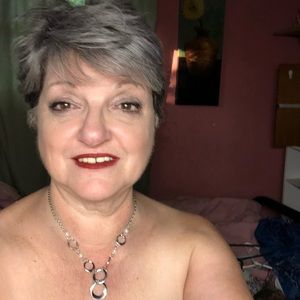 Meet your Posher, Pam